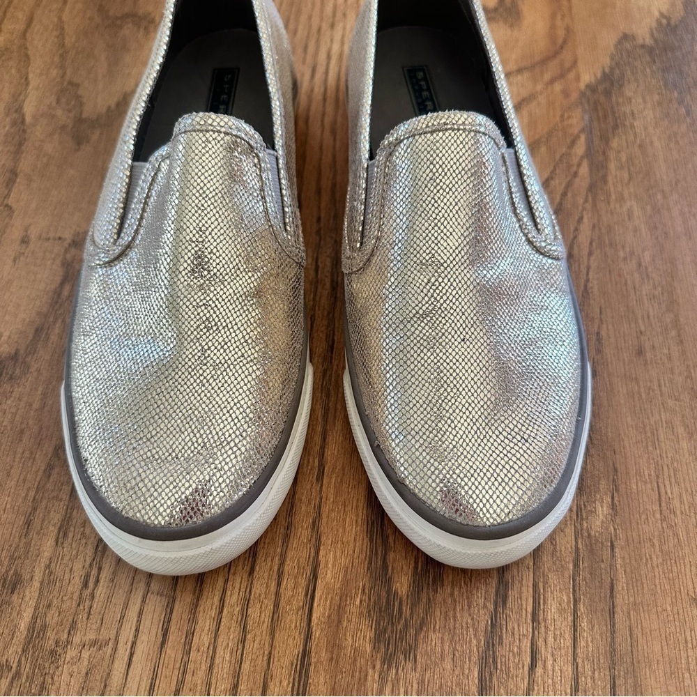 Sperry Seaside Embossed Slide On Sneaker Gold Metallic Shimmer Women’s Size 9.5 - Picture 5 of 10